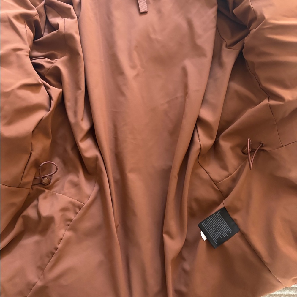 Lululemon Wunder Puff Jacket - Picture 6 of 10